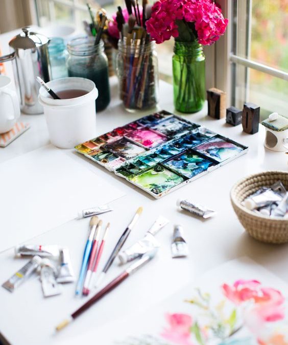 EL PODER DE LAS ARTES CREATIVAS: LA MAGIA DE LAS MANUALIDADES